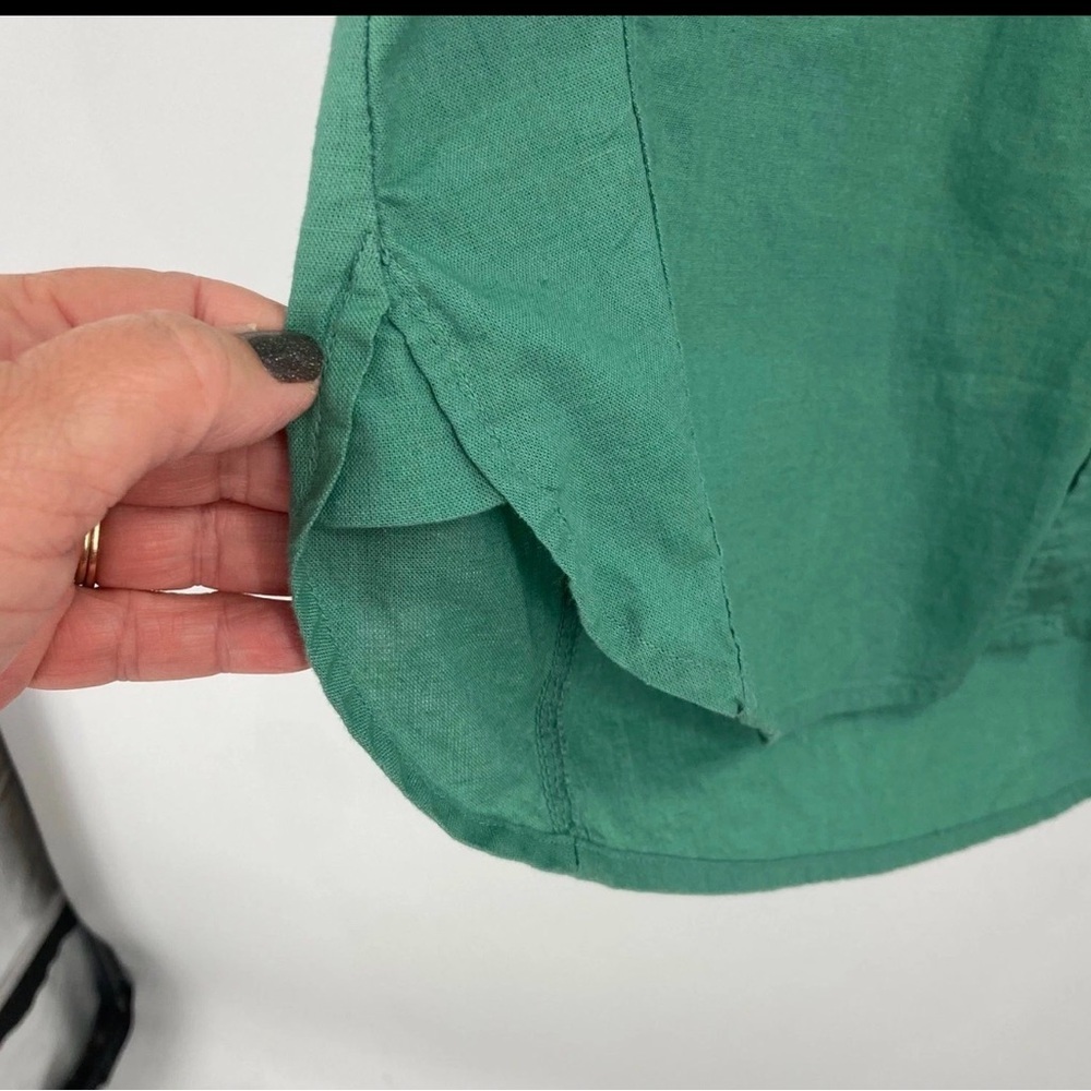 Universal Thread Women's Green Button Down Shirtd… - image 7